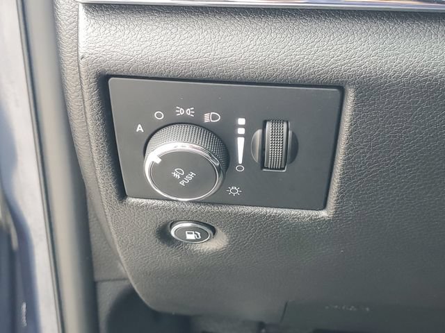 Used 2019 Jeep Grand Cherokee Limited AWD/4WD image 18