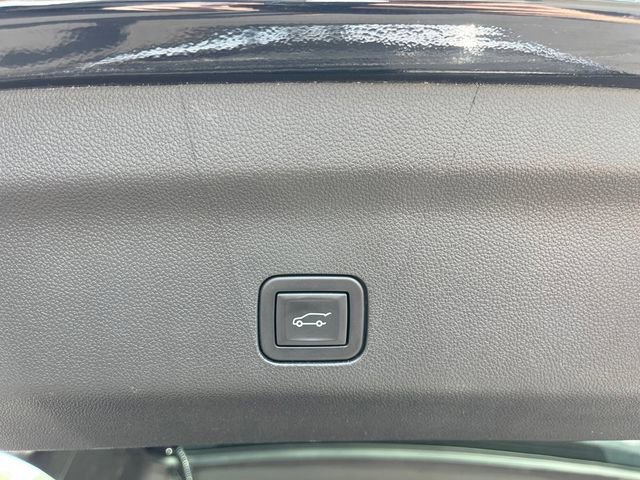 Used 2024 Chevrolet Suburban LT AWD/4WD image 26
