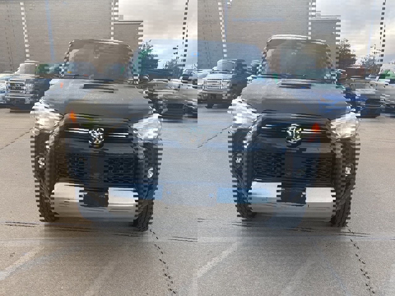 Used 2022 Toyota 4Runner TRD Off-Road image 2