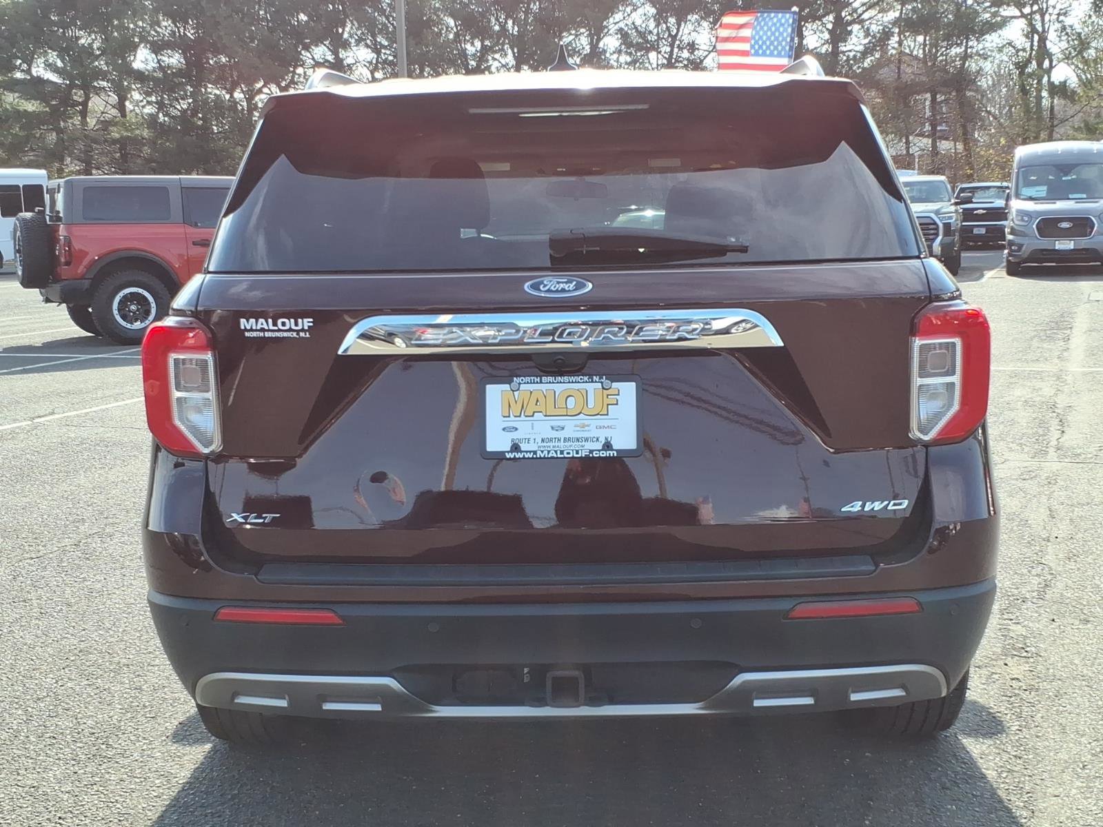 Certified 2022 Ford Explorer XLT w/ Equipment Group 202A image 5