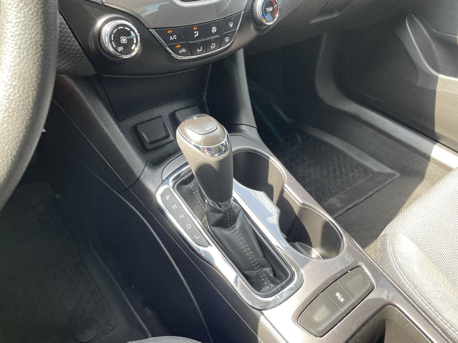 Used 2017 Chevrolet Cruze LT FWD image 28