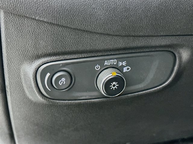 Used 2024 Chevrolet Equinox LT w/ LPO, Floor Liner Package FWD image 16