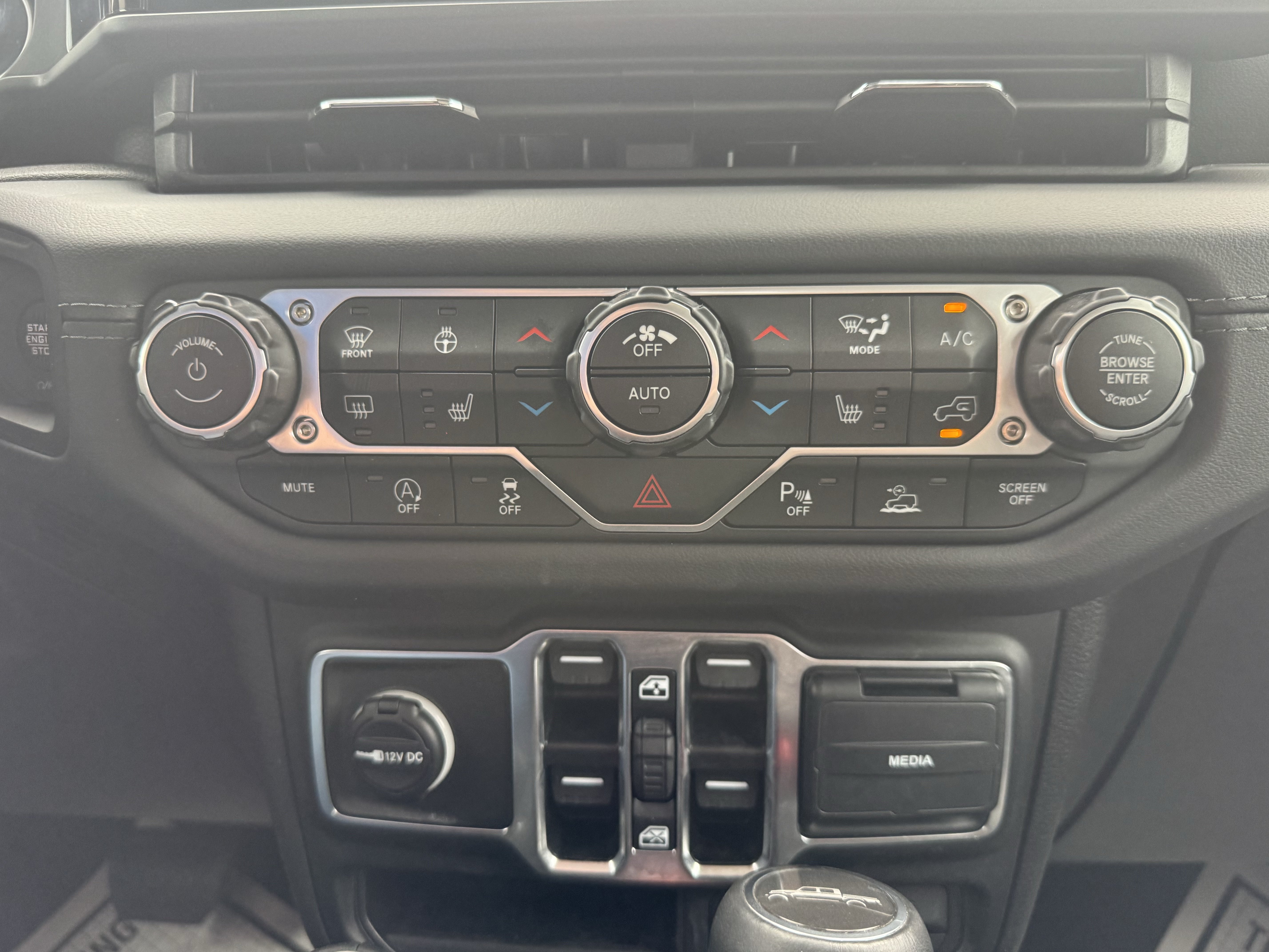 Used 2025 Jeep Gladiator Sport AWD/4WD image 14