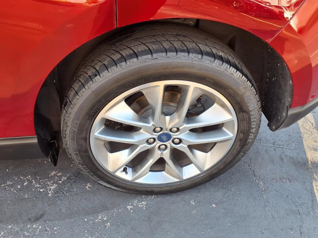 Certified 2018 Ford Edge Titanium w/ Equipment Group 302A AWD/4WD image 35