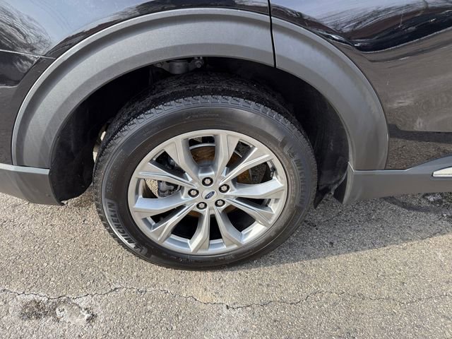 Certified 2022 Ford Explorer XLT w/ Equipment Group 202A image 33