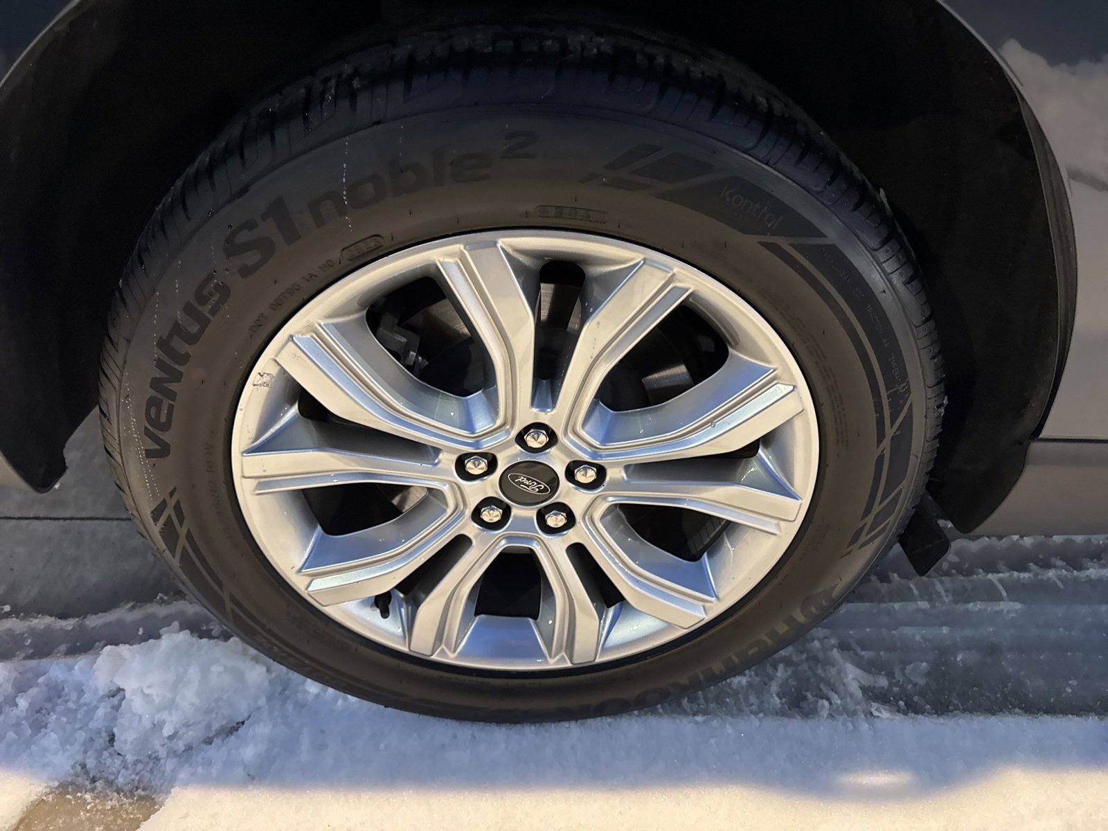 Certified 2024 Ford Edge Titanium w/ Equipment Group 301A image 18