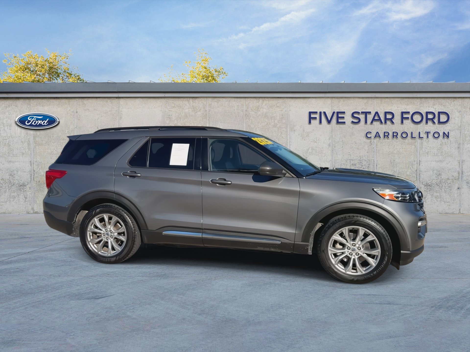Certified 2021 Ford Explorer XLT w/ Equipment Group 202A RWD image 9