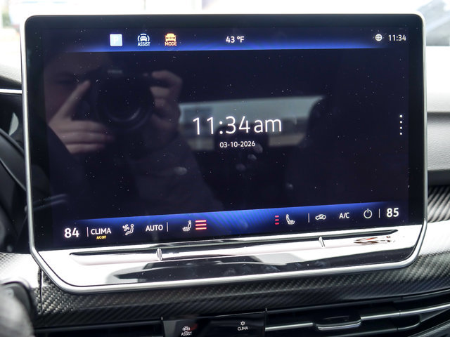 Used 2025 Volkswagen Golf R 2.0T image 17