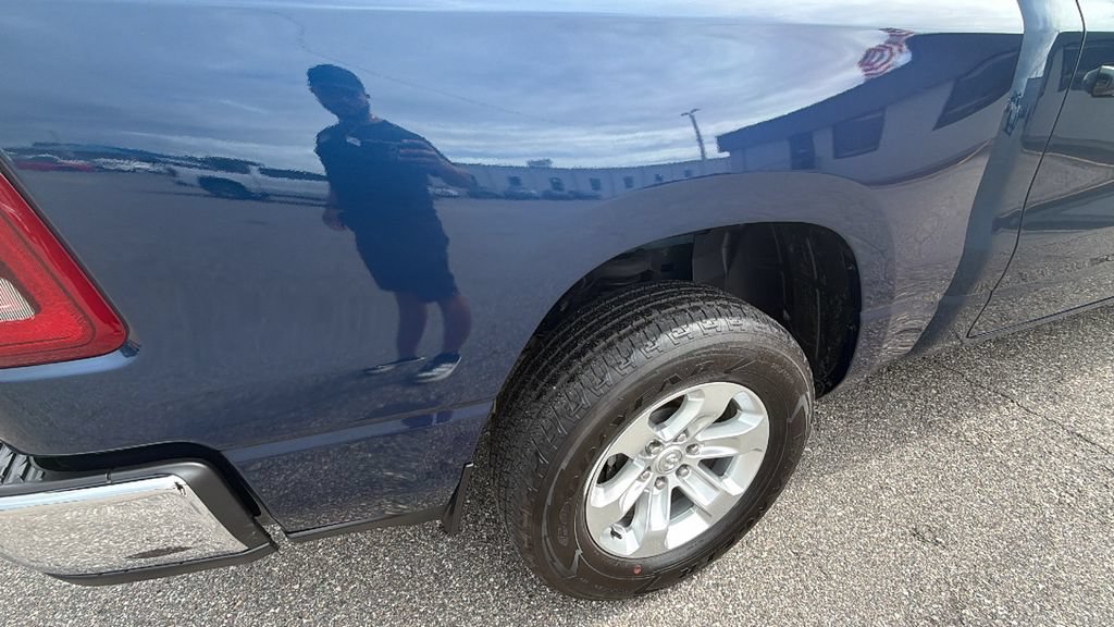 Used 2024 RAM 1500 Laramie AWD/4WD image 12