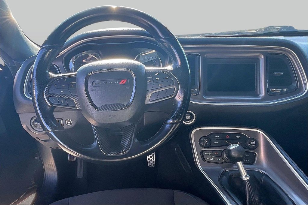 Used 2022 Dodge Challenger R/T RWD image 5