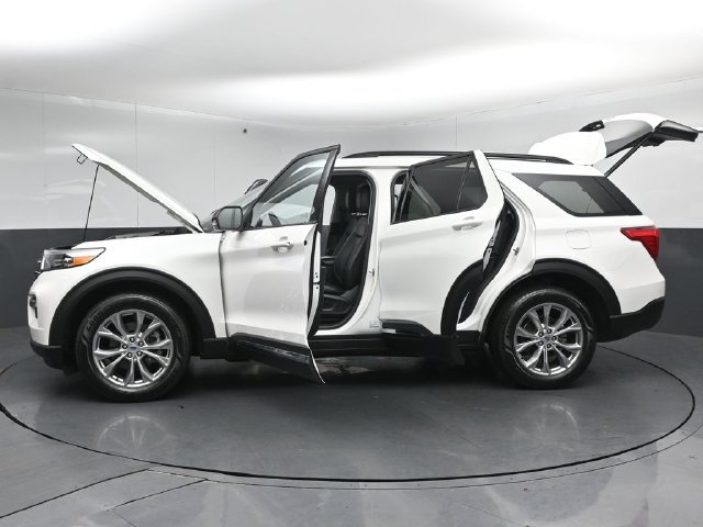 Certified 2024 Ford Explorer XLT w/ Equipment Group 202A AWD/4WD image 56