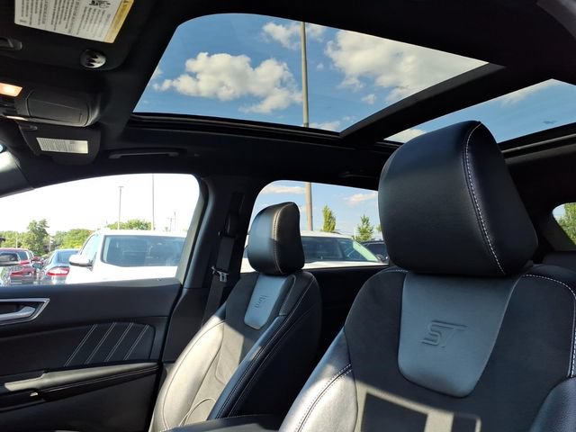 Certified 2024 Ford Edge ST w/ Equipment Group 401A AWD/4WD image 19