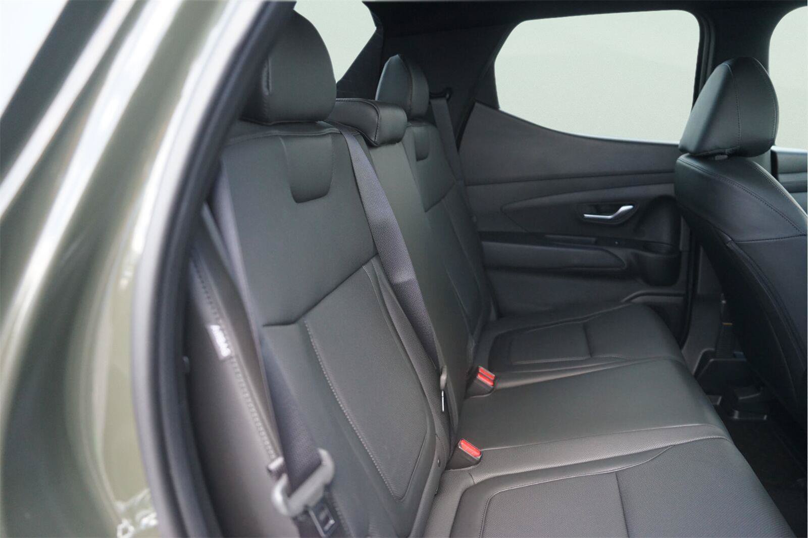 Used 2026 Hyundai Santa Cruz SEL FWD image 16