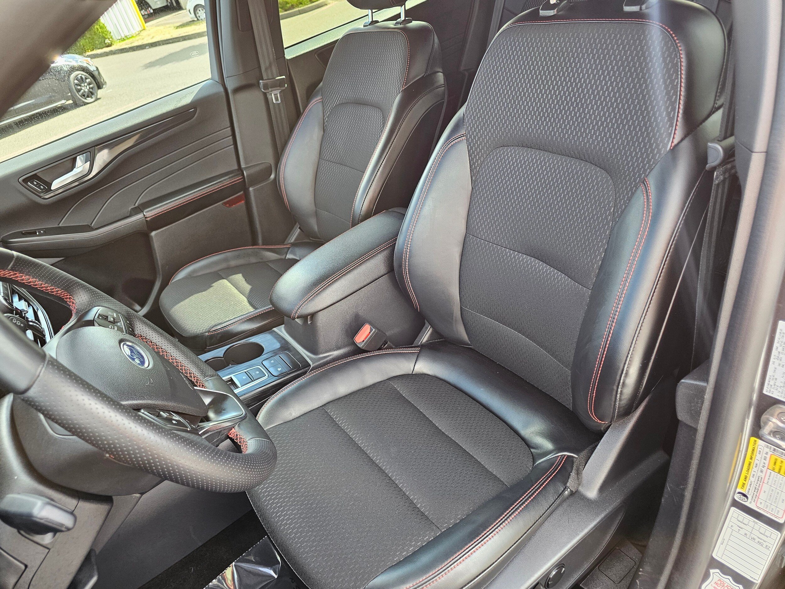 Certified 2025 Ford Escape ST-Line AWD/4WD image 23