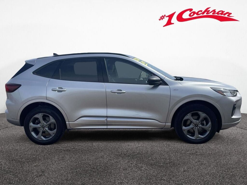 Certified 2024 Ford Escape ST-Line w/ Tech Pack #1 AWD/4WD image 7
