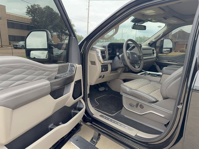 Certified 2025 Ford F250 Platinum w/ Platinum Plus Package AWD/4WD image 5
