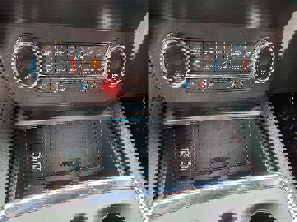 Certified 2019 Ford Expedition XLT w/ Equipment Group 202A image 21