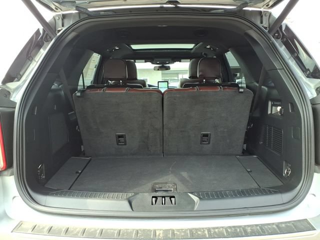 Certified 2022 Ford Explorer Platinum w/ Equipment Group 601A AWD/4WD image 8