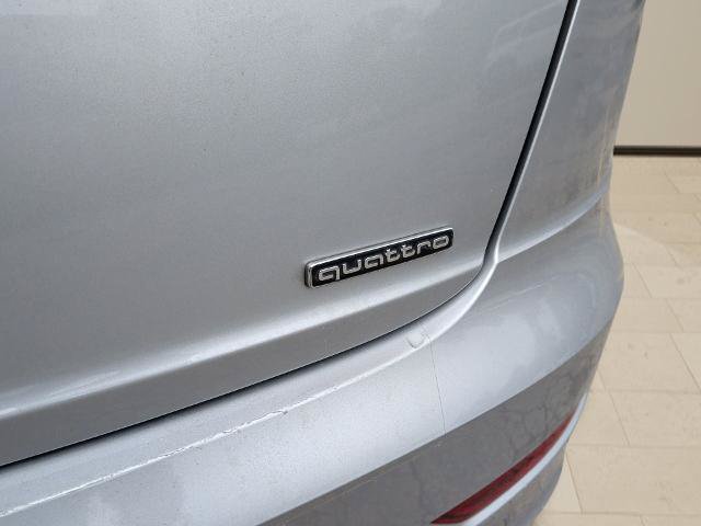 Used 2022 Audi Q8 Premium Plus AWD/4WD image 36