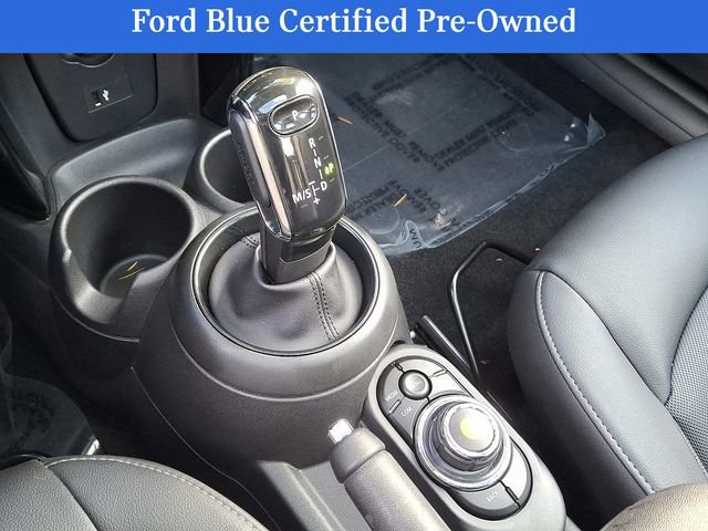 Used 2021 MINI Cooper 2-Door Hardtop w/ Premium Package image 17