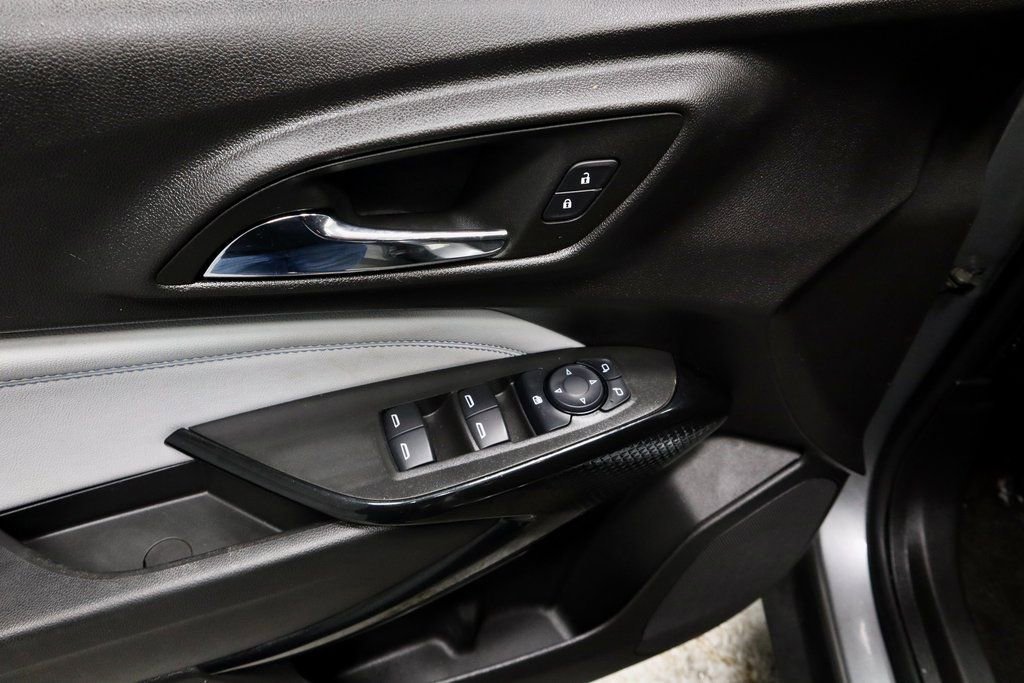 Used 2025 Chevrolet Trax LT w/ Driver Confidence Package image 23