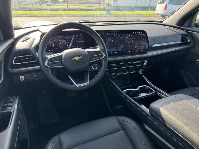 Used 2025 Chevrolet Traverse LT w/ Sun and Wheel Package FWD image 17