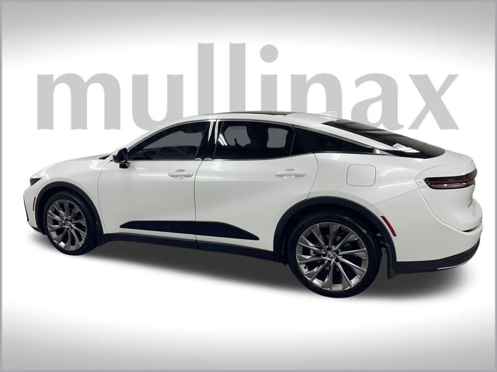 Used 2025 Toyota Crown Limited image 12