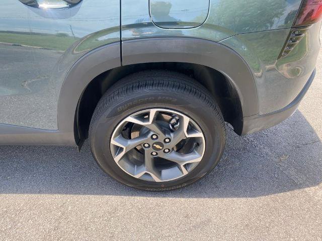 Used 2025 Chevrolet Trax LT FWD image 29