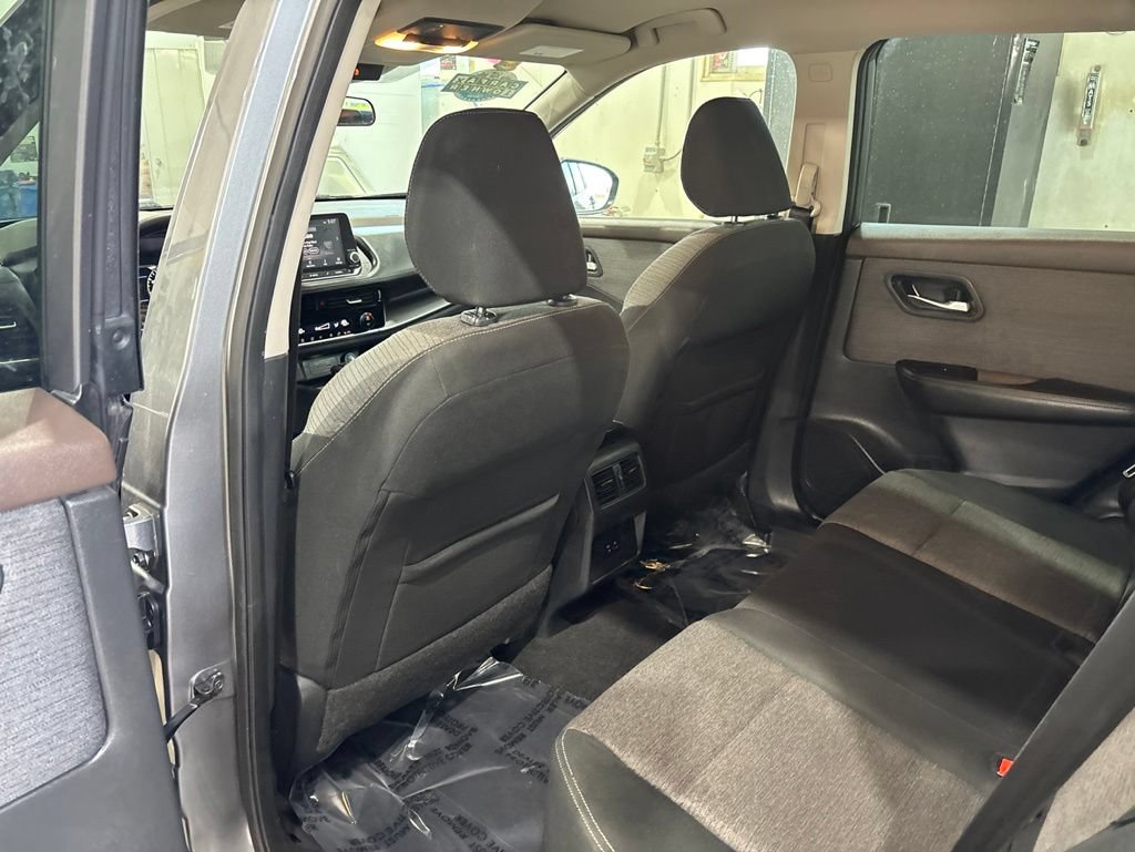 Used 2022 Nissan Rogue SV AWD/4WD image 23
