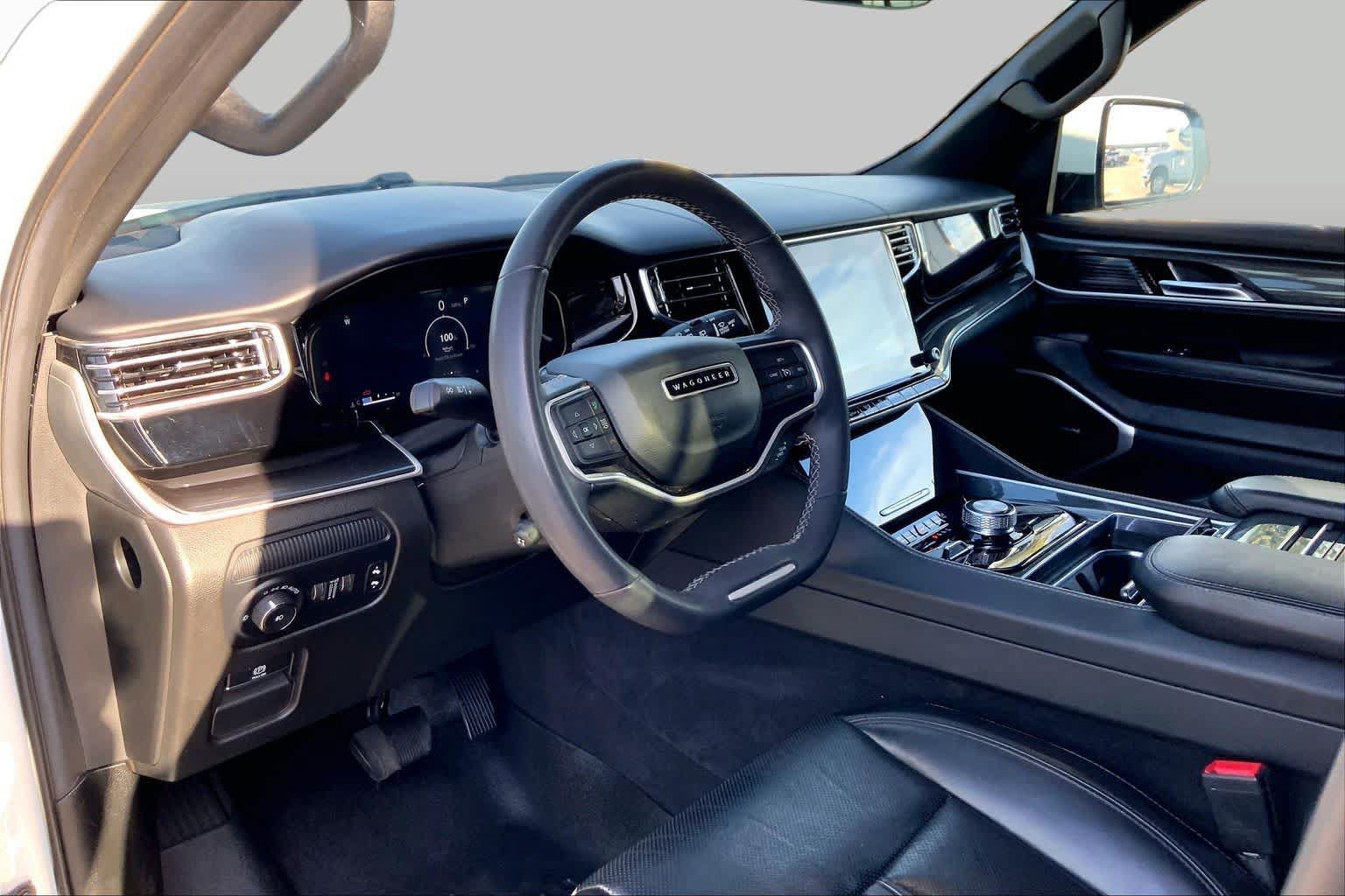 Used 2022 Jeep Wagoneer Series I w/ Premium Group I AWD/4WD image 18