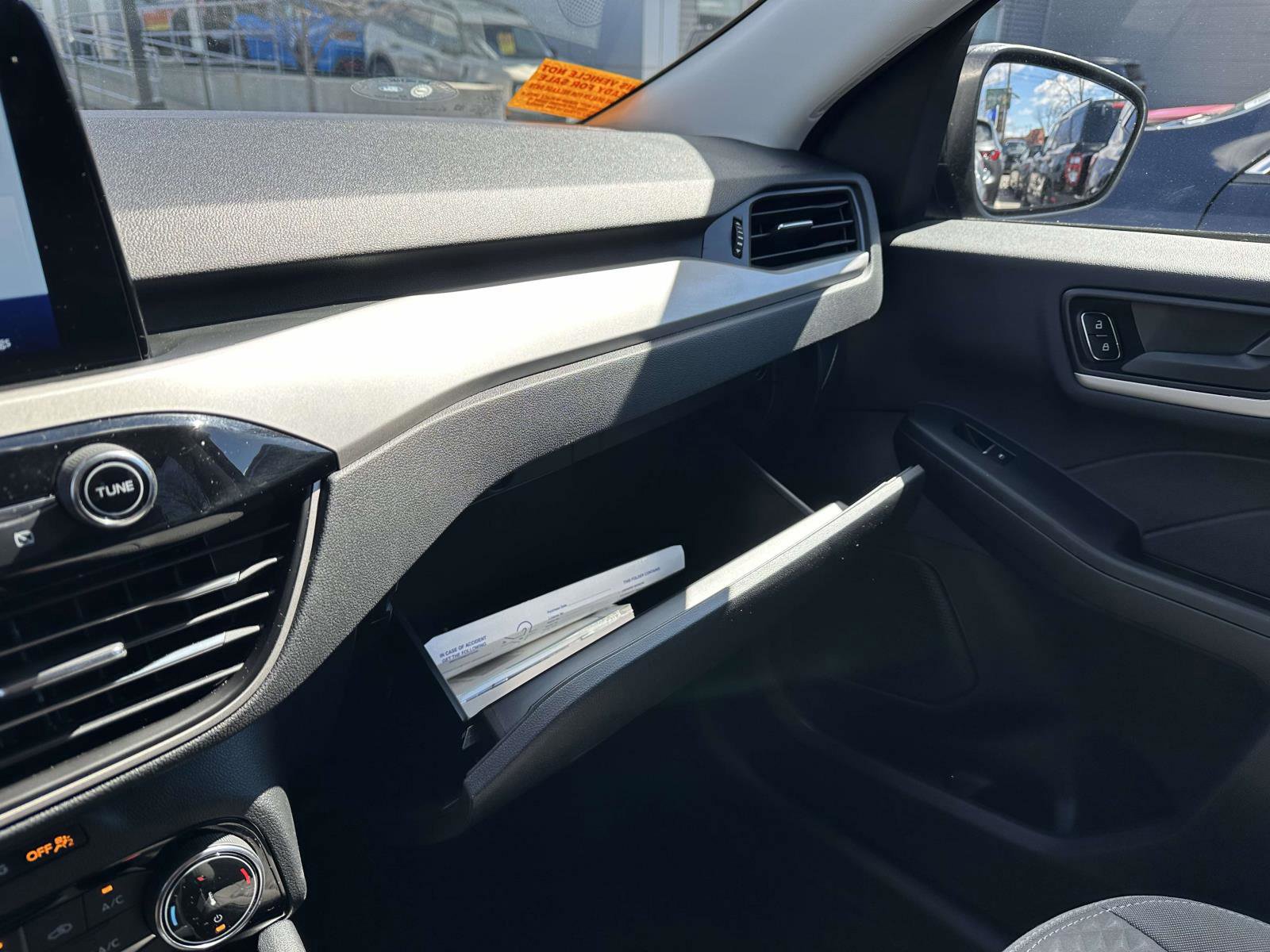 Certified 2022 Ford Escape SE w/ Cold Weather Package image 19