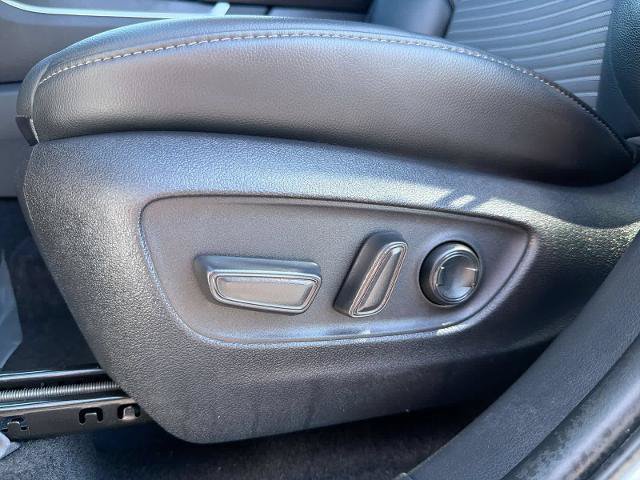 Used 2023 Toyota Highlander XSE AWD/4WD image 18