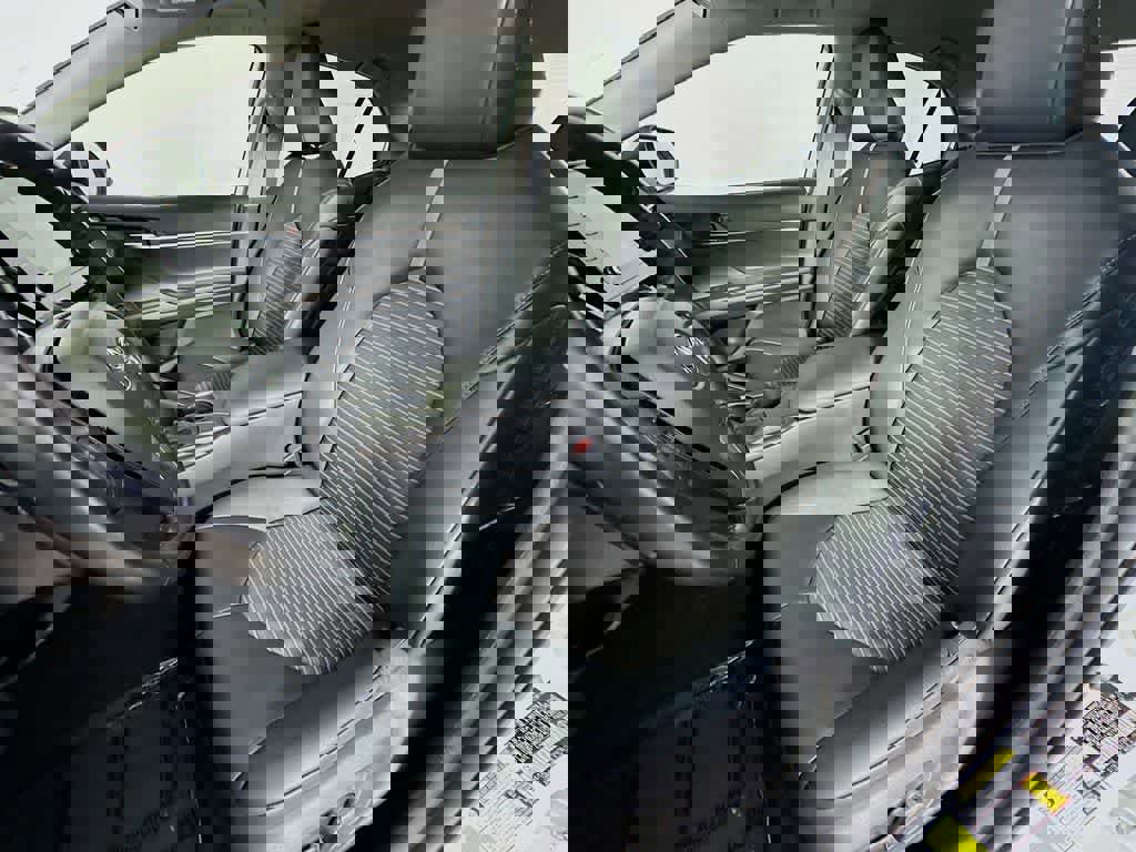 Used 2021 Toyota Camry SE image 15