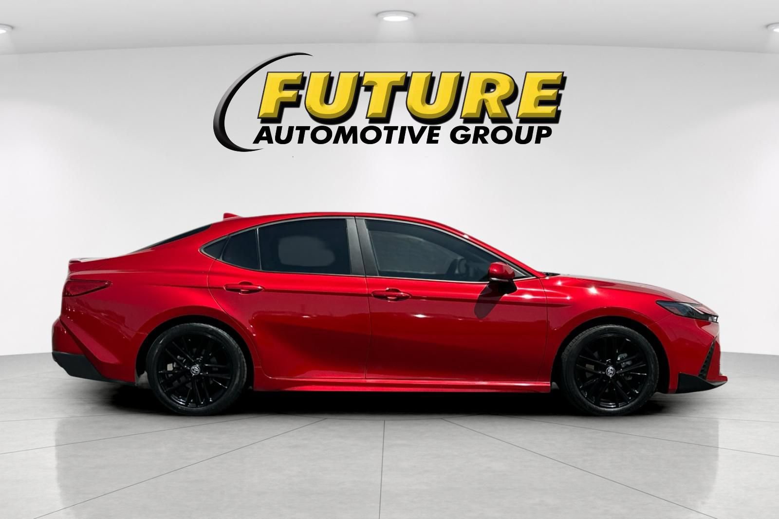 Used 2025 Toyota Camry SE w/ Multimedia Upgrade Package FWD image 2