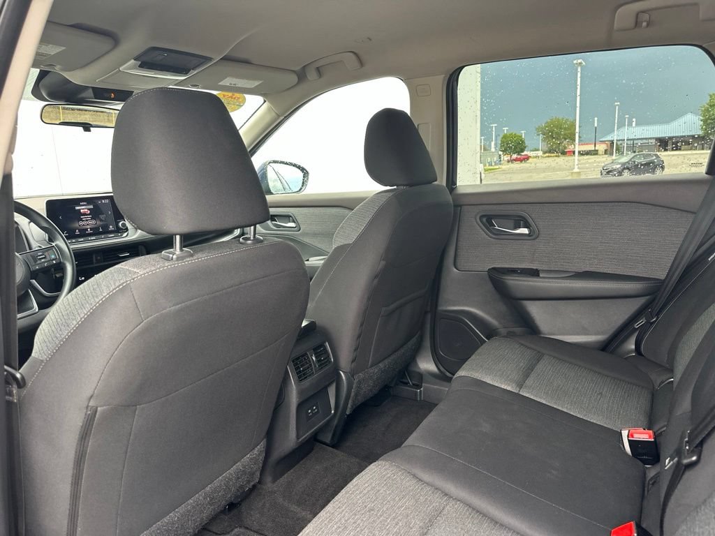 Used 2023 Nissan Rogue SV AWD/4WD image 19