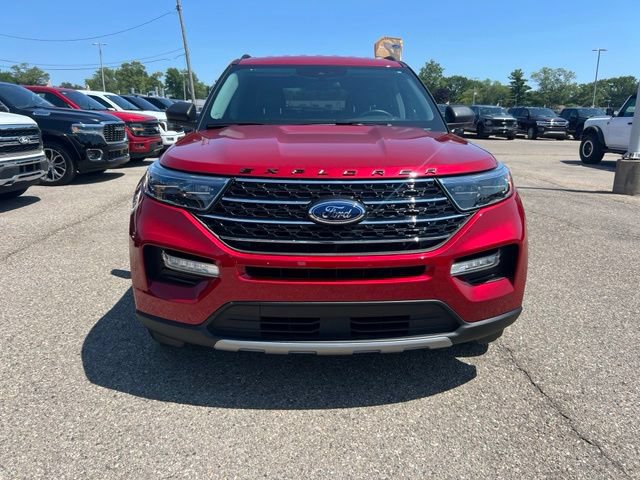 Certified 2024 Ford Explorer XLT w/ Equipment Group 202A AWD/4WD image 2