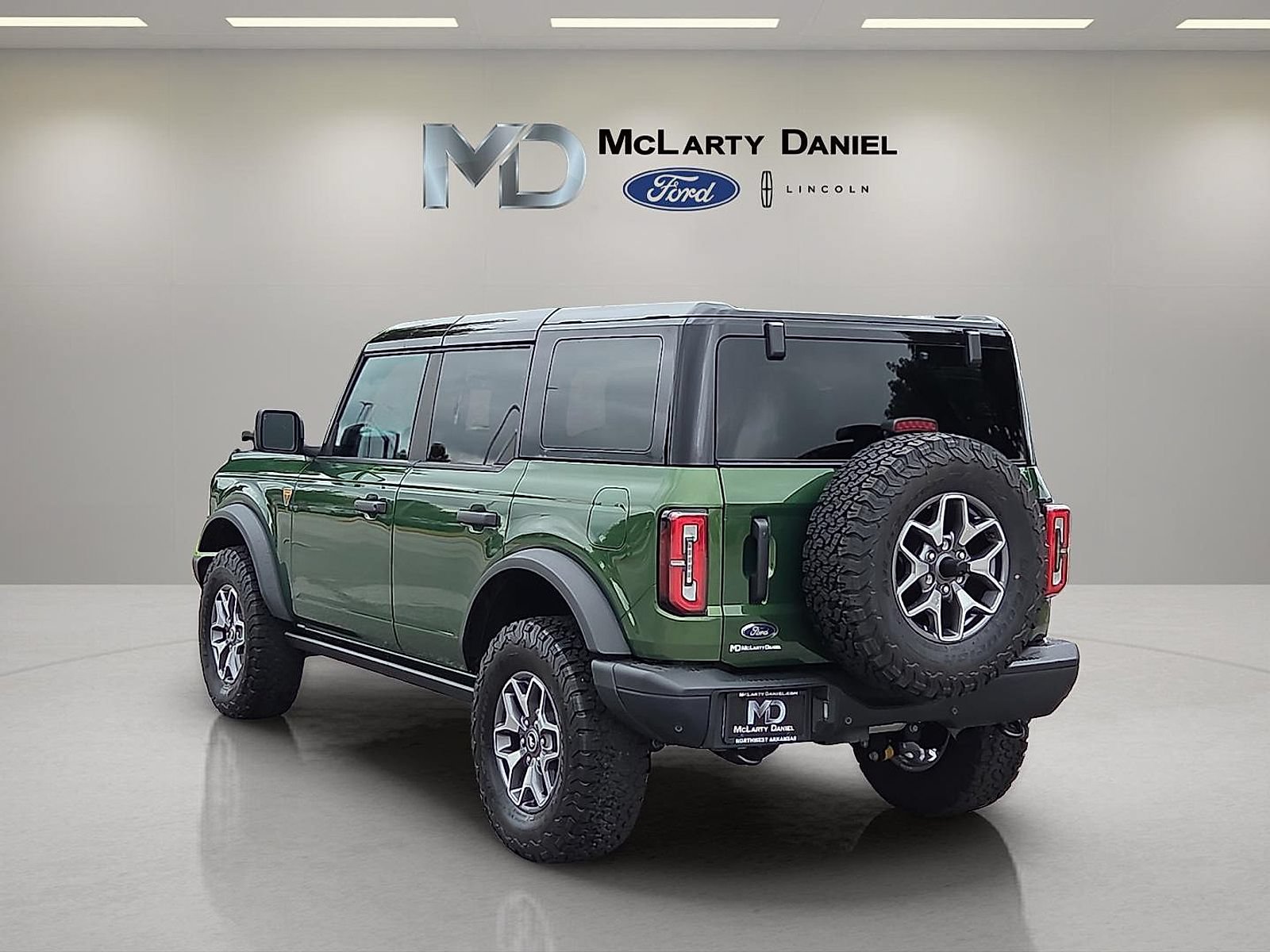 Certified 2025 Ford Bronco Badlands AWD/4WD image 4