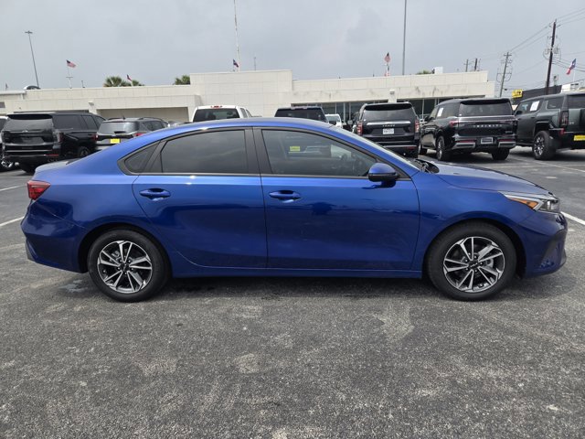 Used 2024 Kia Forte LXS w/ LXS Technology Package FWD image 4