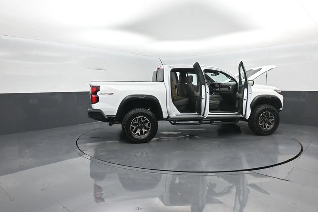 Used 2024 Chevrolet Colorado ZR2 w/ Safety Package AWD/4WD image 40