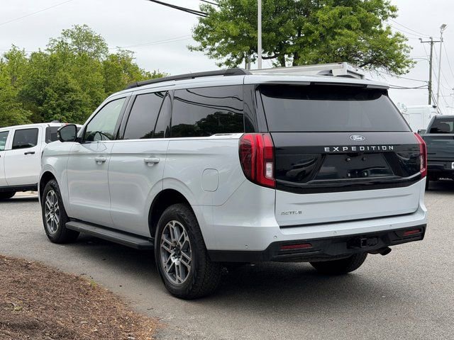 Certified 2025 Ford Expedition Active AWD/4WD image 10