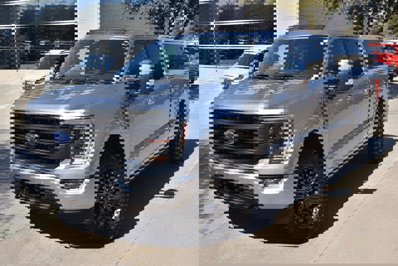 Certified 2022 Ford F150 Lariat w/ Equipment Group 502A High image 3