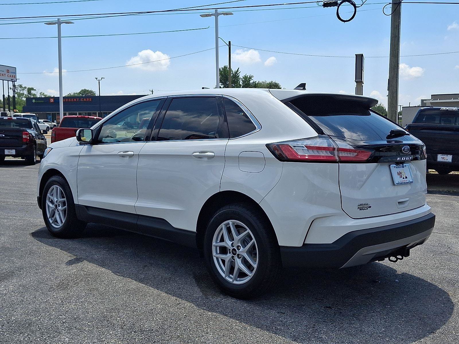 Certified 2023 Ford Edge SEL w/ Convenience Package AWD/4WD image 4