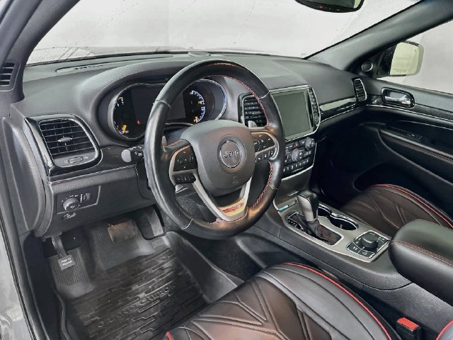 Used 2021 Jeep Grand Cherokee Trailhawk w/ Trailhawk Luxury Group AWD/4WD image 15