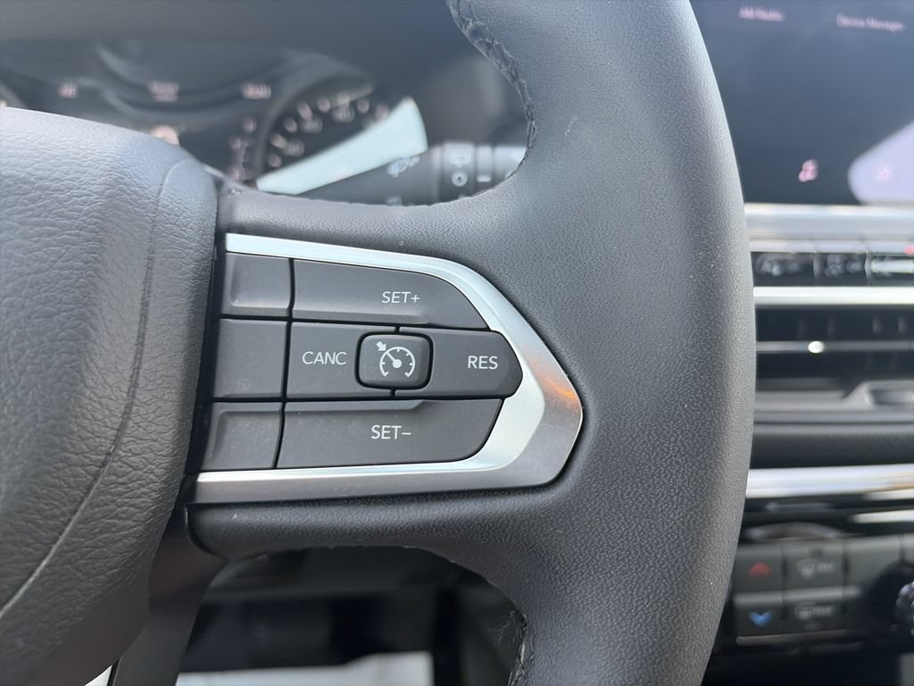 Used 2024 Jeep Compass Latitude w/ Convenience Group AWD/4WD image 21