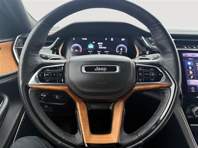 Used 2023 Jeep Grand Cherokee L Summit AWD/4WD image 11