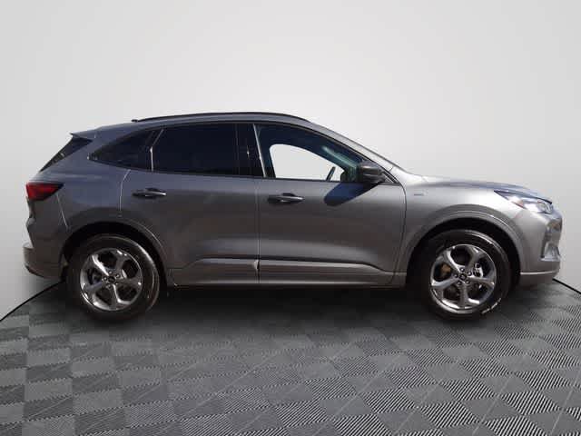 Certified 2024 Ford Escape ST-Line AWD/4WD image 4