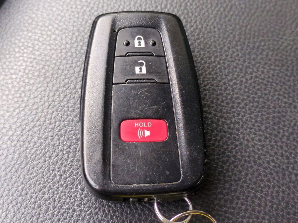 Used 2024 Toyota RAV4 XLE image 33