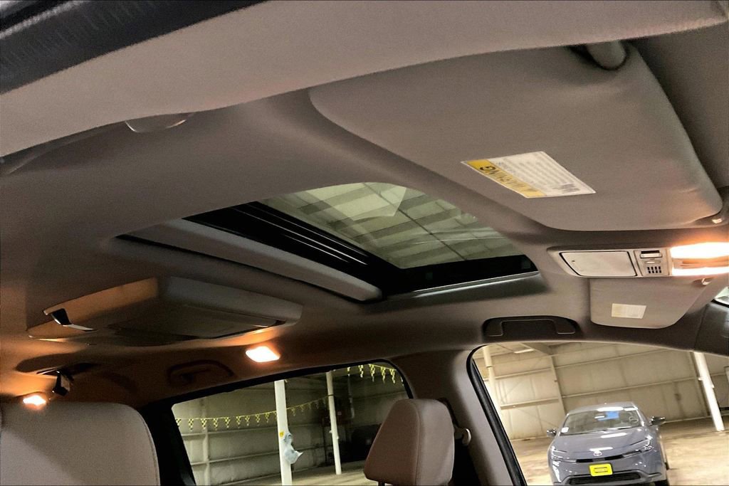 Used 2018 Honda Odyssey Elite image 21