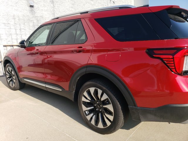 Certified 2026 Ford Explorer Platinum w/ LUX Leather Package AWD/4WD image 4