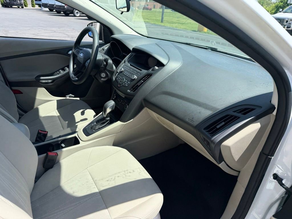 Certified 2017 Ford Focus SE FWD image 13